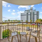 Location!!! Oceanfront Condo At Meridian Plaza
