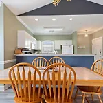 2Br & 2Bath Cozy Condo Magnolia North