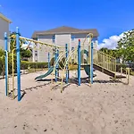 Sun-Lit Condo In Myrtle Beach With Pool!