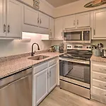 Myrtle Beach Condo With On-Site Pool And Beach Access