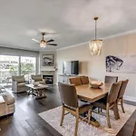 The Marina 4-306