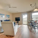 North Myrtle Condo Quick Walk To Beach!