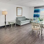 Tropical Seas Hotel