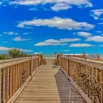 Ocean View Double Queen Suite! Perfect For 4 Guests! Sea Mist 51112
