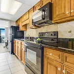 Wonderful Oceanfront 1Br Suite At Landmark Resort! 1235