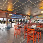 Oceanfront 1 Bedroom - Sand Dunes 1129 - Sleeps 6!