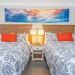 Immaculate Ocean View Double Queen Suite! Beautifully Upgraded!-Grande Cayman Unit 316