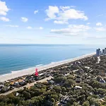 ﻿Posh Ocean Front: Huge Private Pool, Yard, Spa, Patio & Deck, Bbq, Game Room With 4 En-Suite Bathrooms