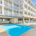 Stunning And Spacious 5 Bedroom Condo- With Ocean Views And More! Cherry Grove Villas 402