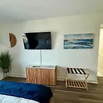 Luxe By The Sea - 5-Star Beachfront Escape