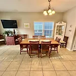 Summer\'S Den Home
