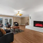 Elegant Huge Ocean View 4 King, Private Pool, Huge Yard, Enormous Game Garage, Bbq, & Rooftop Deck