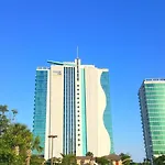 Oceanfront Myrtle Beach 2-Br Condo With Hot Tubs