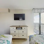 Compass Cove 871