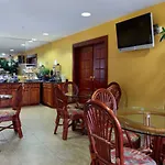 Econo Lodge Inn & Suites Myrtle Beach