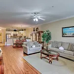 Elegant Myrtle Beach Condo With Resort Pool And Porch!