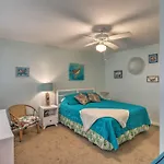 North Myrtle Beach Townhome, 1 Block To Ocean!