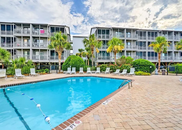 Myrtle Beach Getaway With Pool - Walk To Beach!