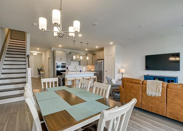 North Myrtle Beach Townhome With Pool And Golf Access