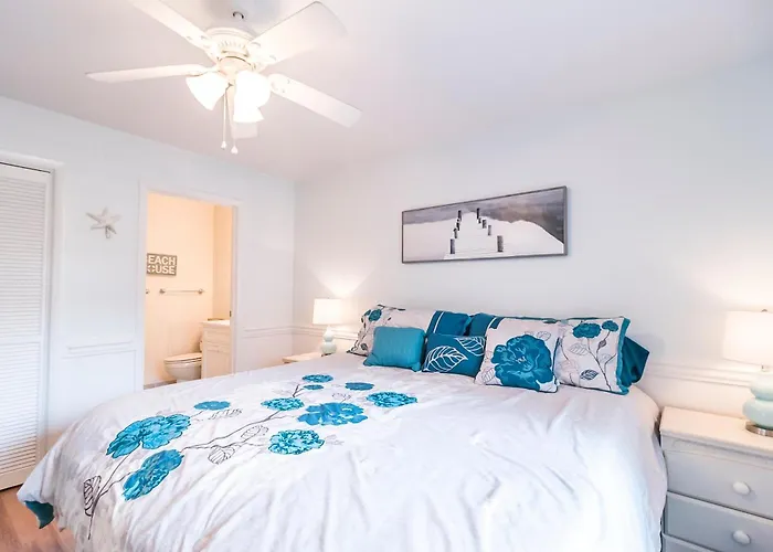 Ocean Garden Villas F2-Ocean View-Crescent Beach Section