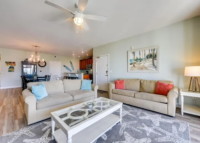 Roomy North Myrtle Beach Condo, Walk To Beach