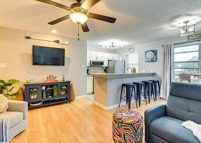 Myrtle Beach Retreat With Balcony Near Boardwalk!
