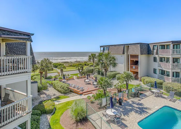 Beachfront Resort Condo With Pool View And Balcony!