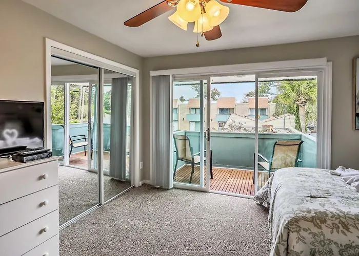 Modern Townhome - 2 Blocks To Myrtle Beachfront!