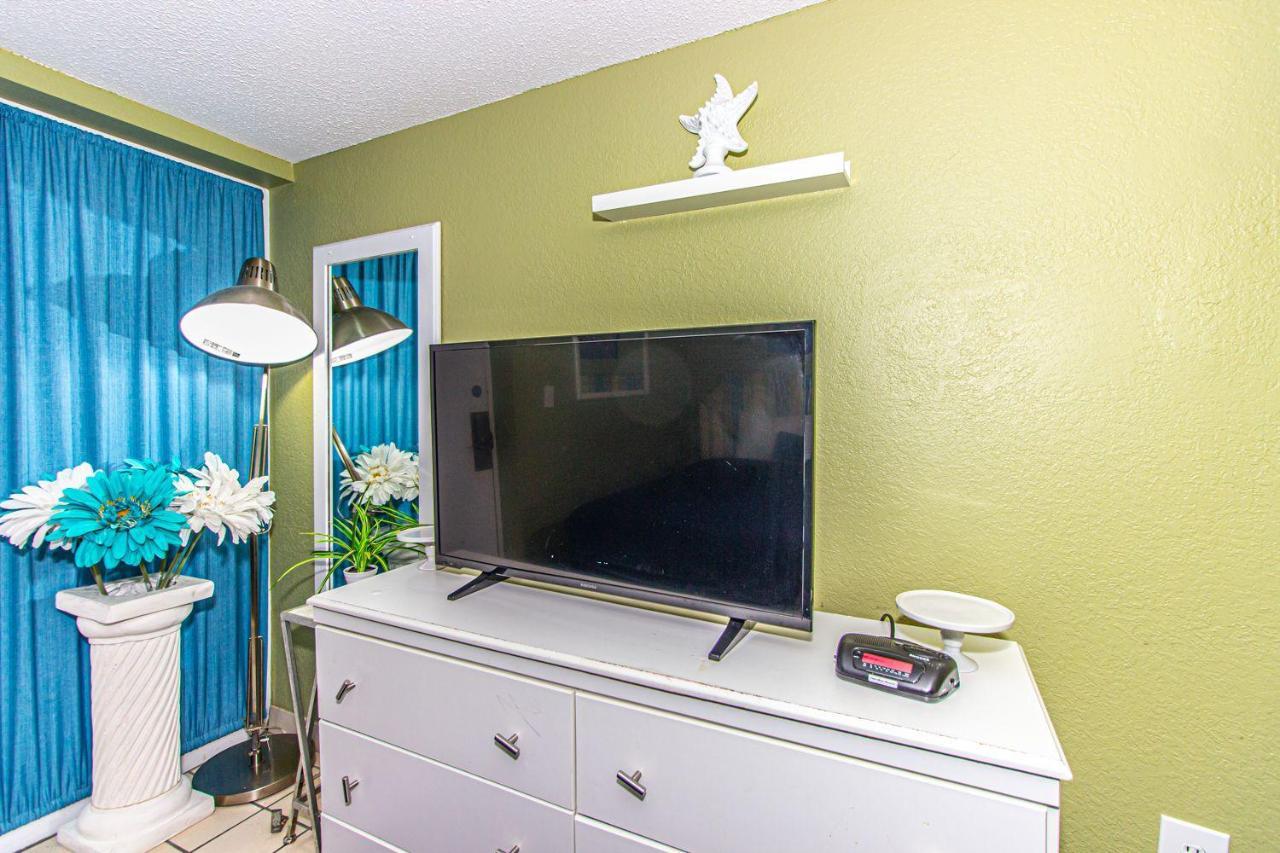 Oceanfront 1 Bedroom - Dunes 1129 - Sleeps 6! Apartment *