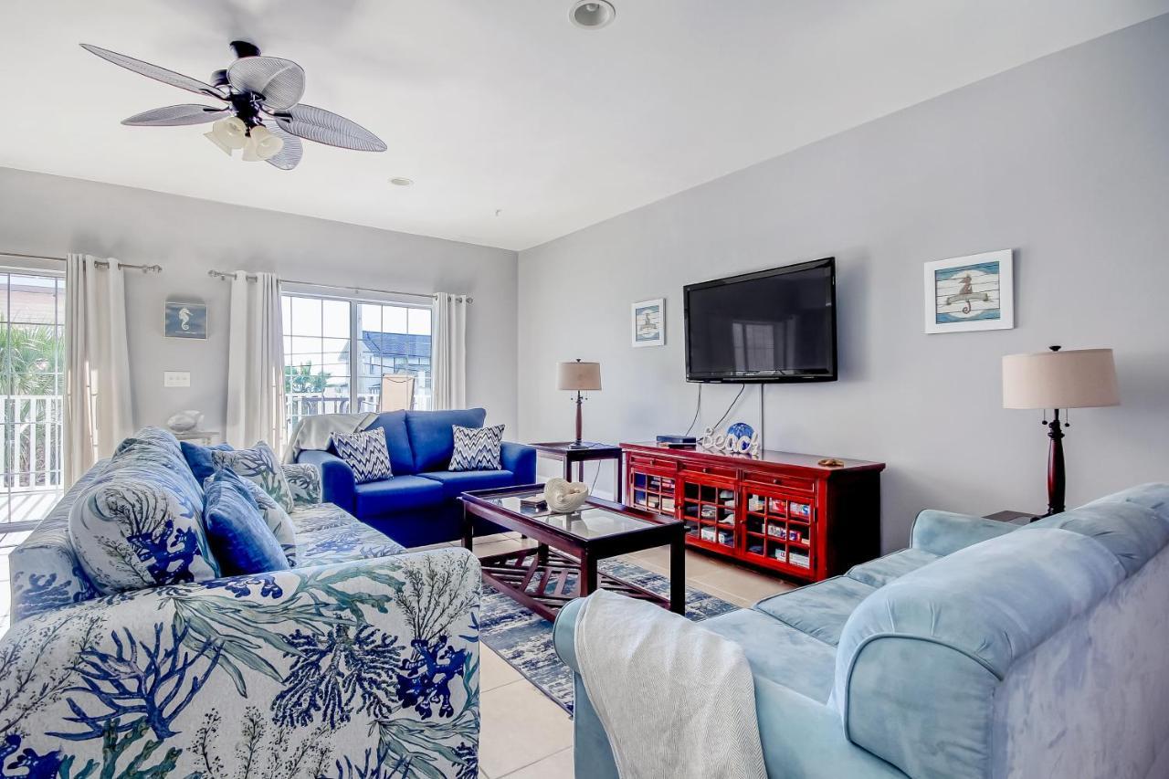 Coconut Grove 203 Apartment *