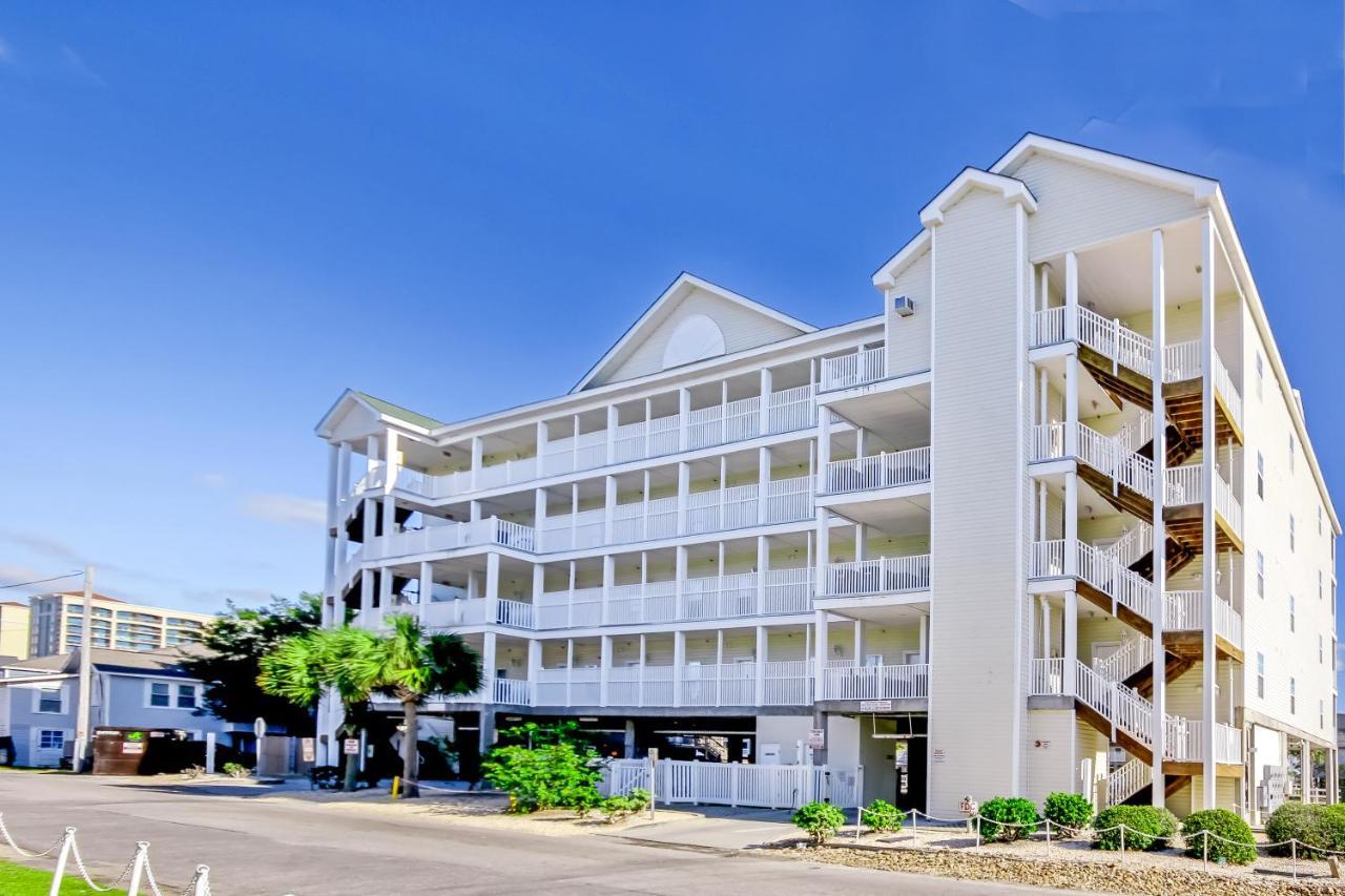 Coconut Grove 203 *
