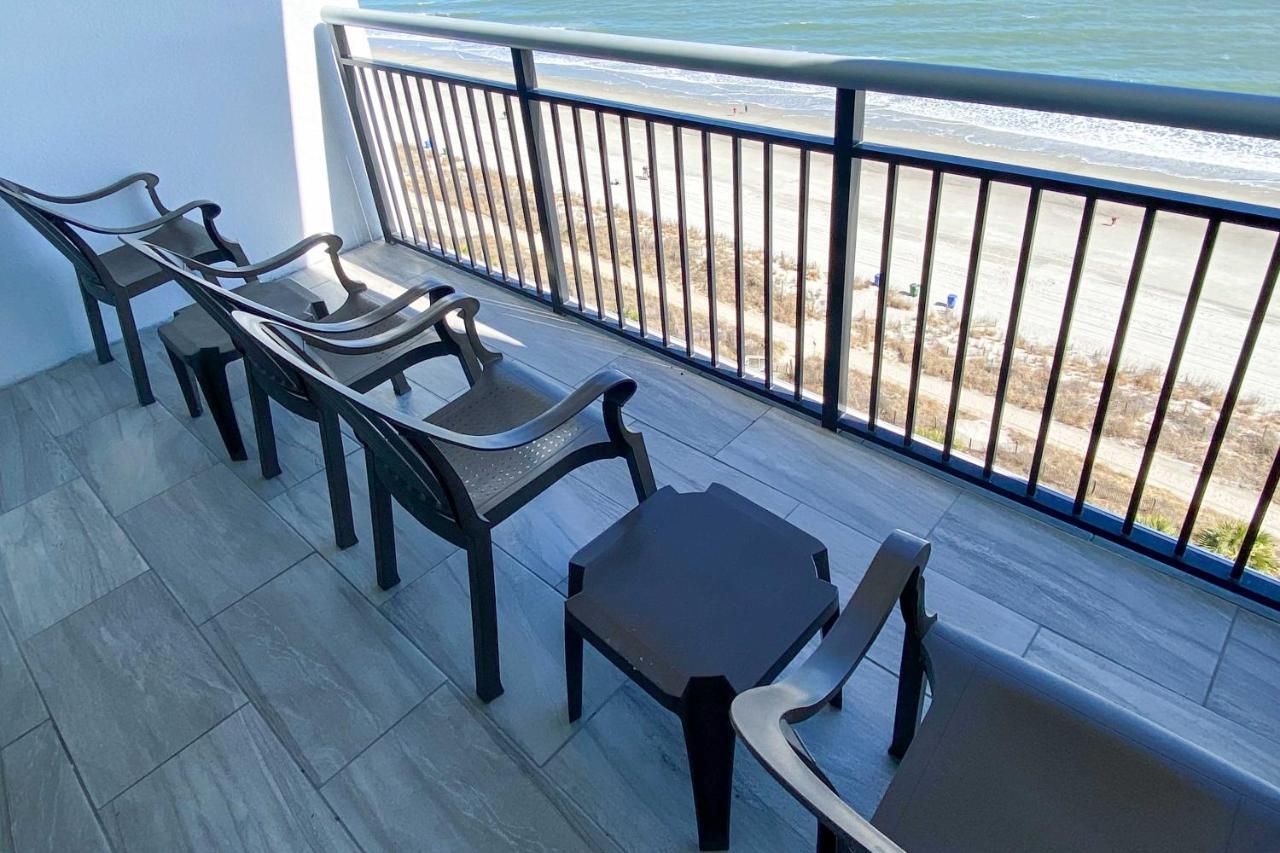 Beachfront Family With View And Pool Access Apartment *