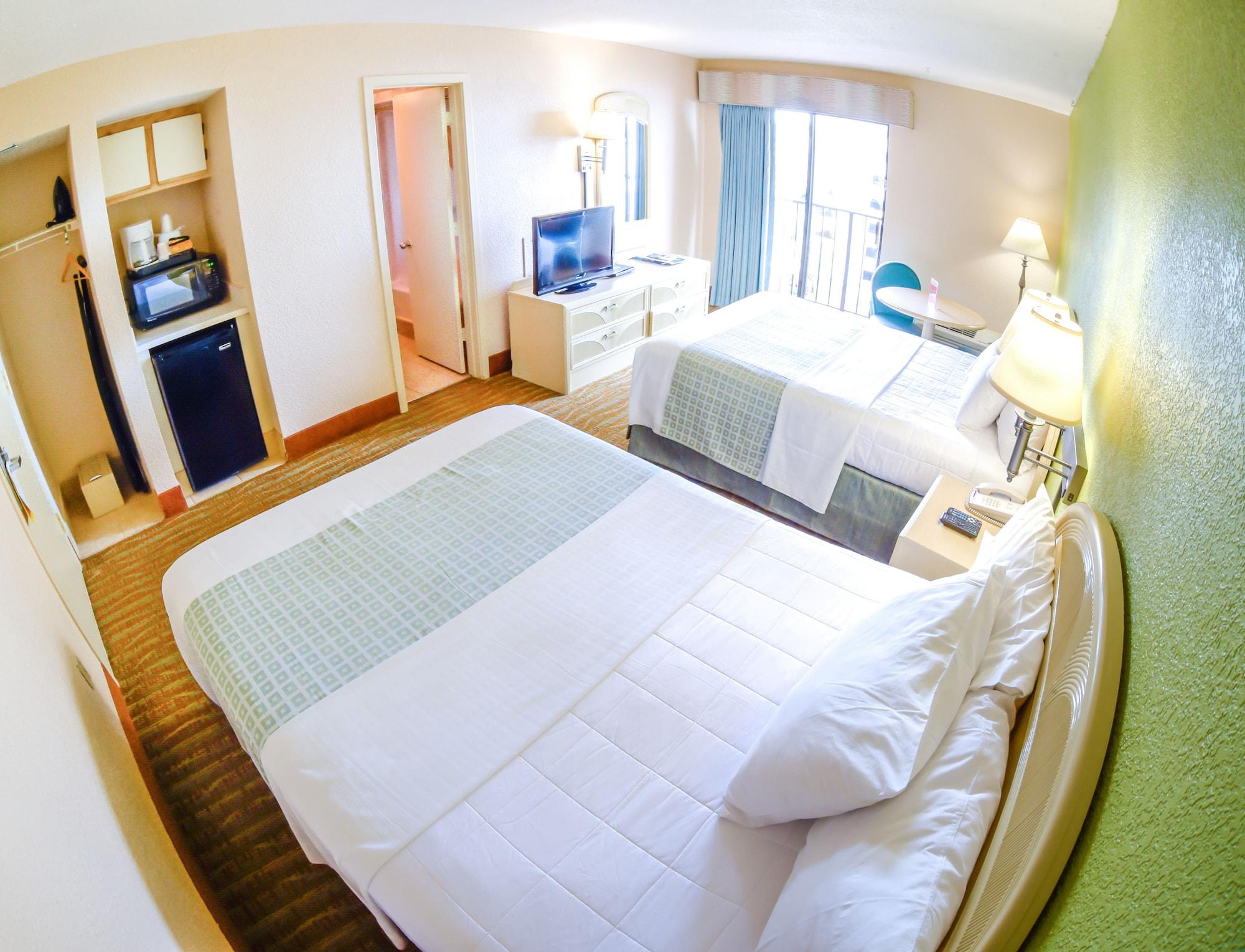Hotel Sandcastle Oceanfront At The Pavilion 3*