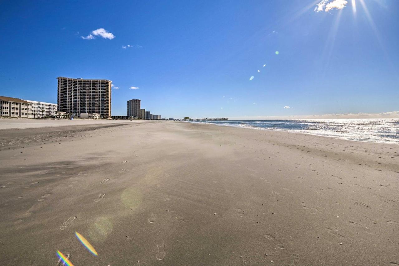 With Access And Community Amenities! Apartment