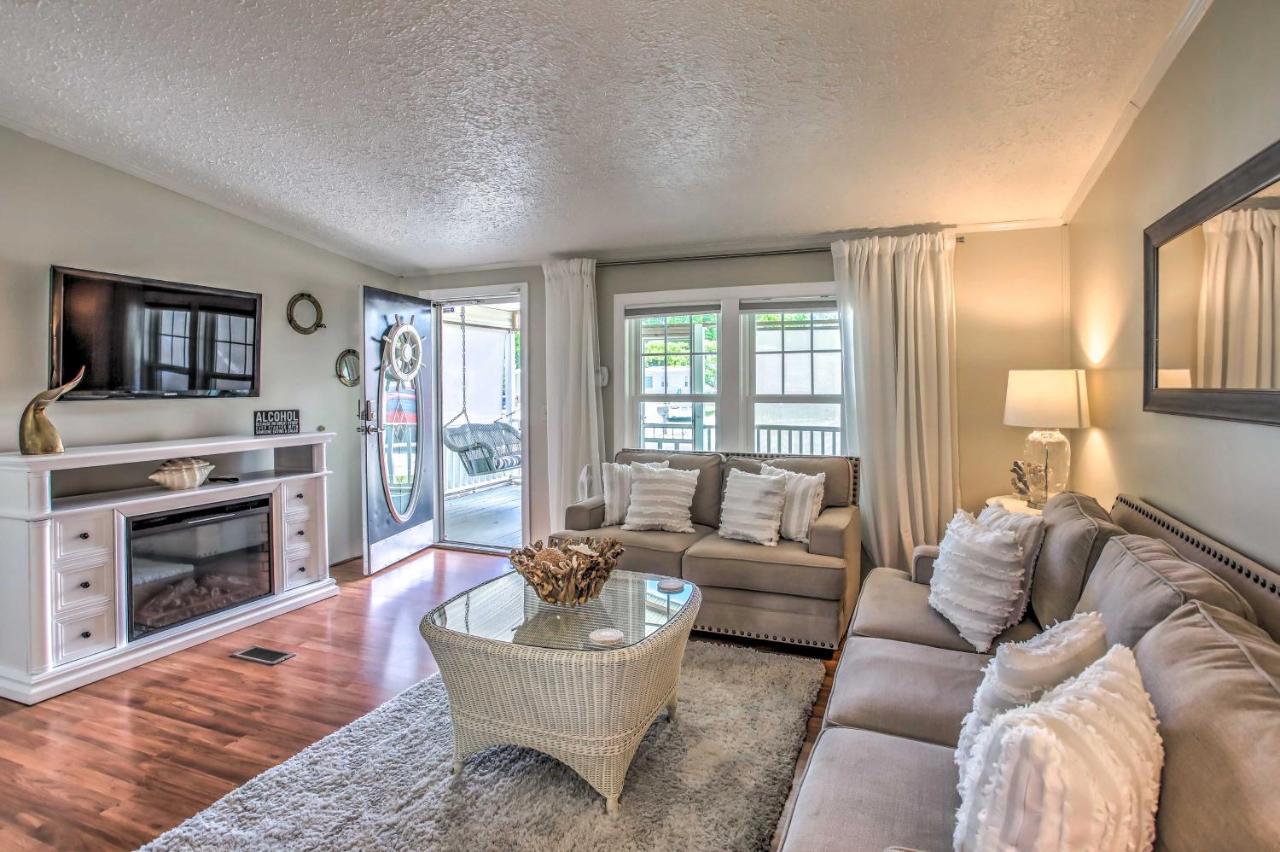 Murrells Inlet With 2 Screened-in Porches! *