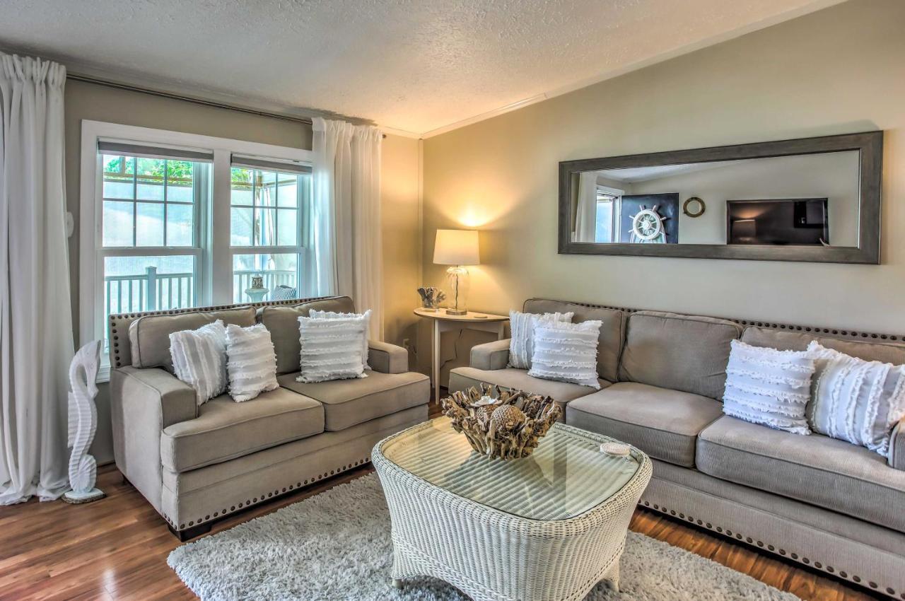 Murrells Inlet With 2 Screened-in Porches! Holiday home Myrtle Beach