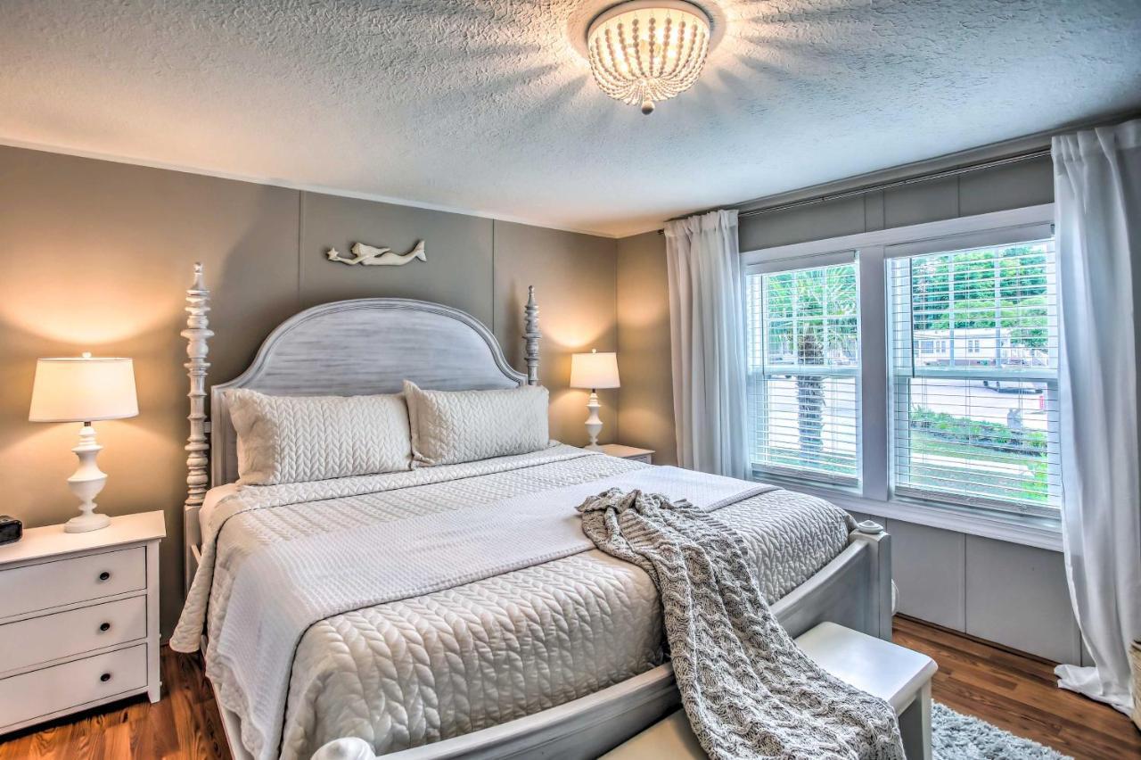 Murrells Inlet With 2 Screened-in Porches! Holiday home