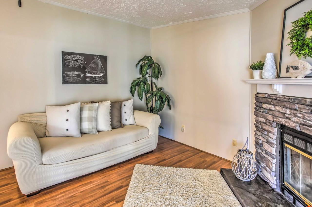Holiday home Murrells Inlet With 2 Screened-in Porches!