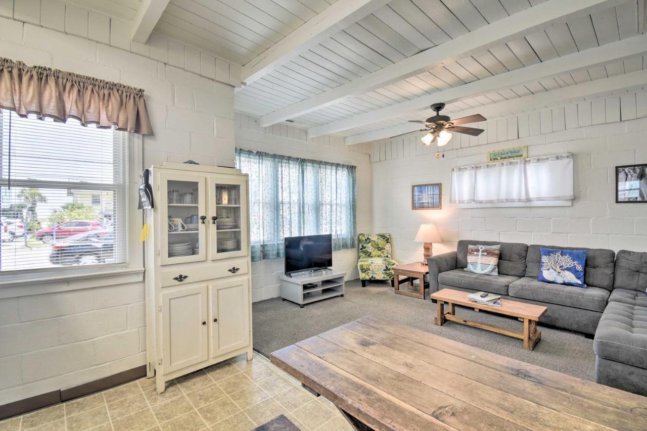 Holiday home Bright Myrtle Steps To The Beach!