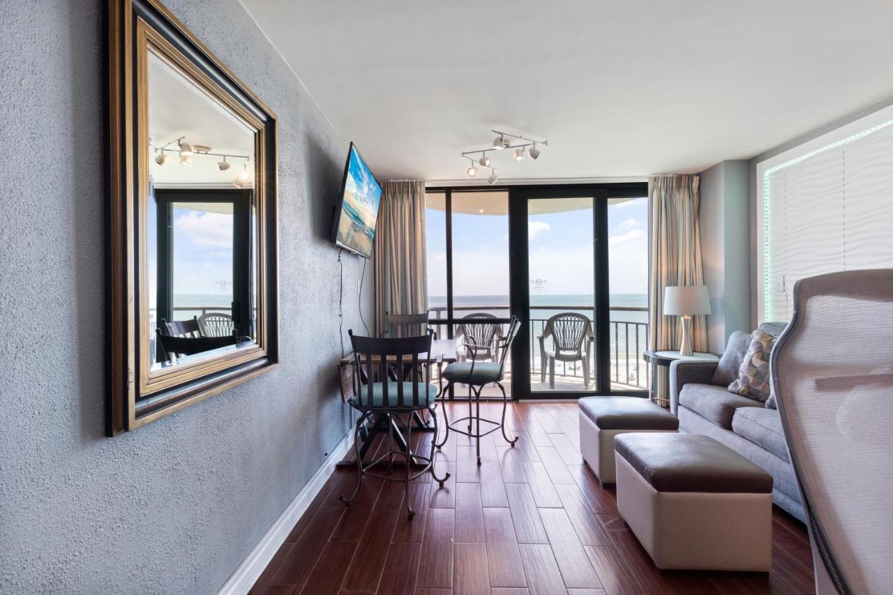 Hosteeva Oceanfront Spectacular