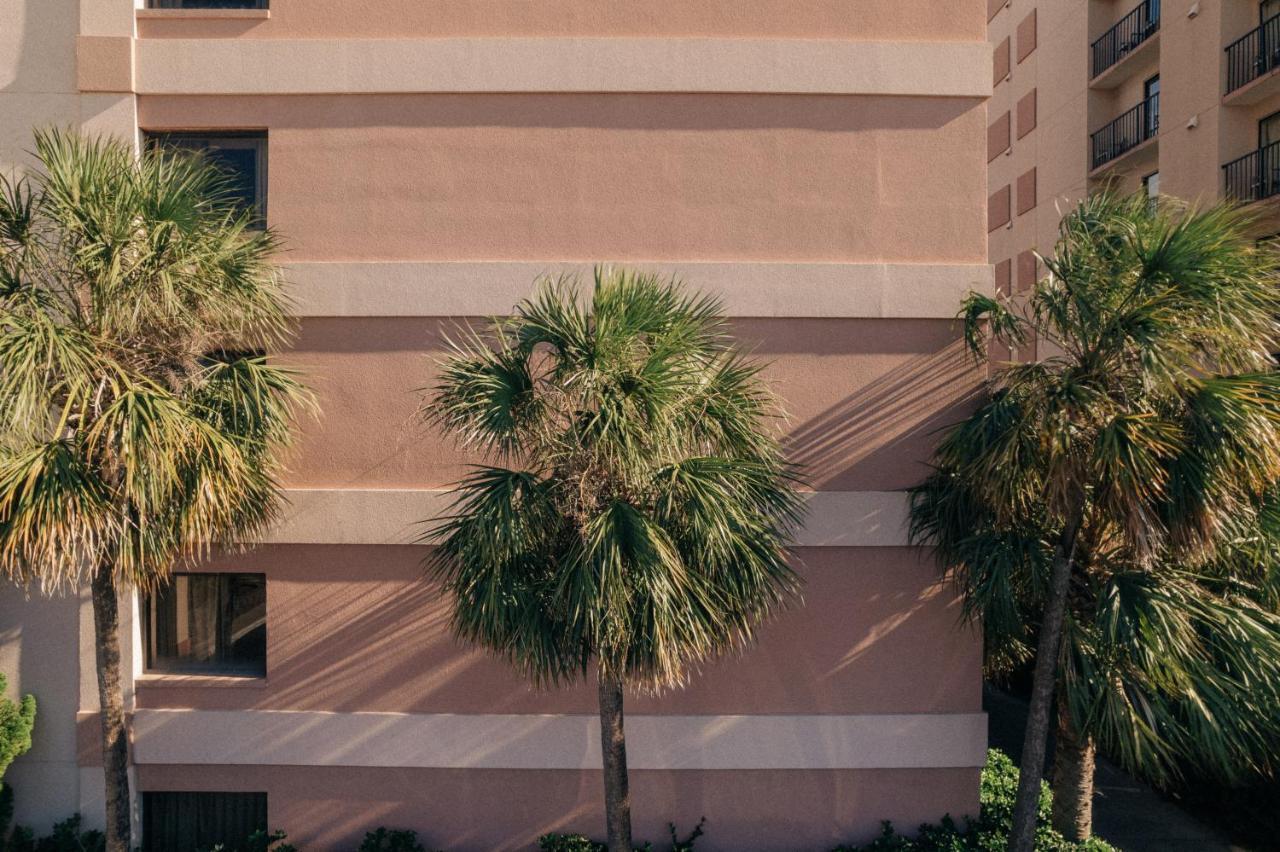 Hotel Sandcastle Oceanfront At The Pavilion 3*