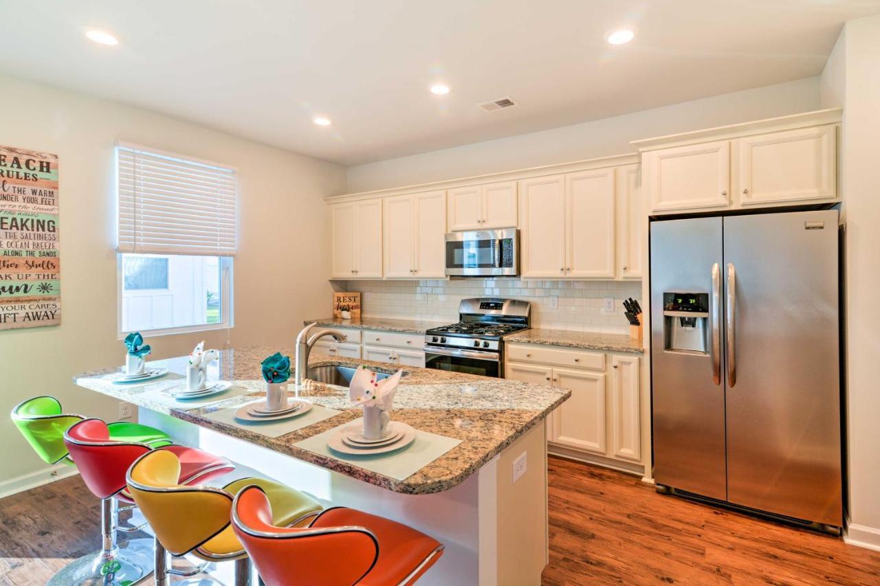 Holiday home Colorful Myrtle House 2 Mi To Beaches! *