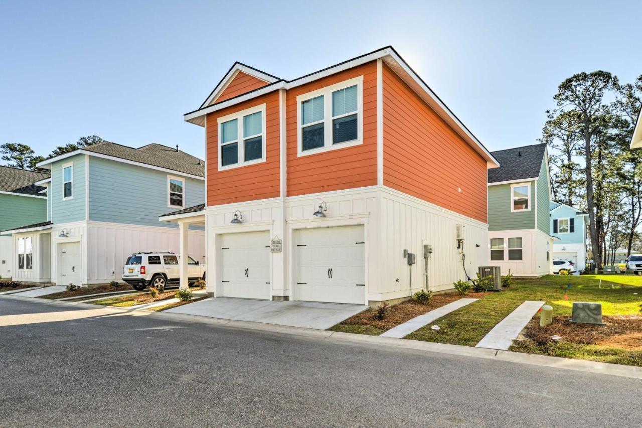Colorful Myrtle House 2 Mi To Beaches! Myrtle Beach
