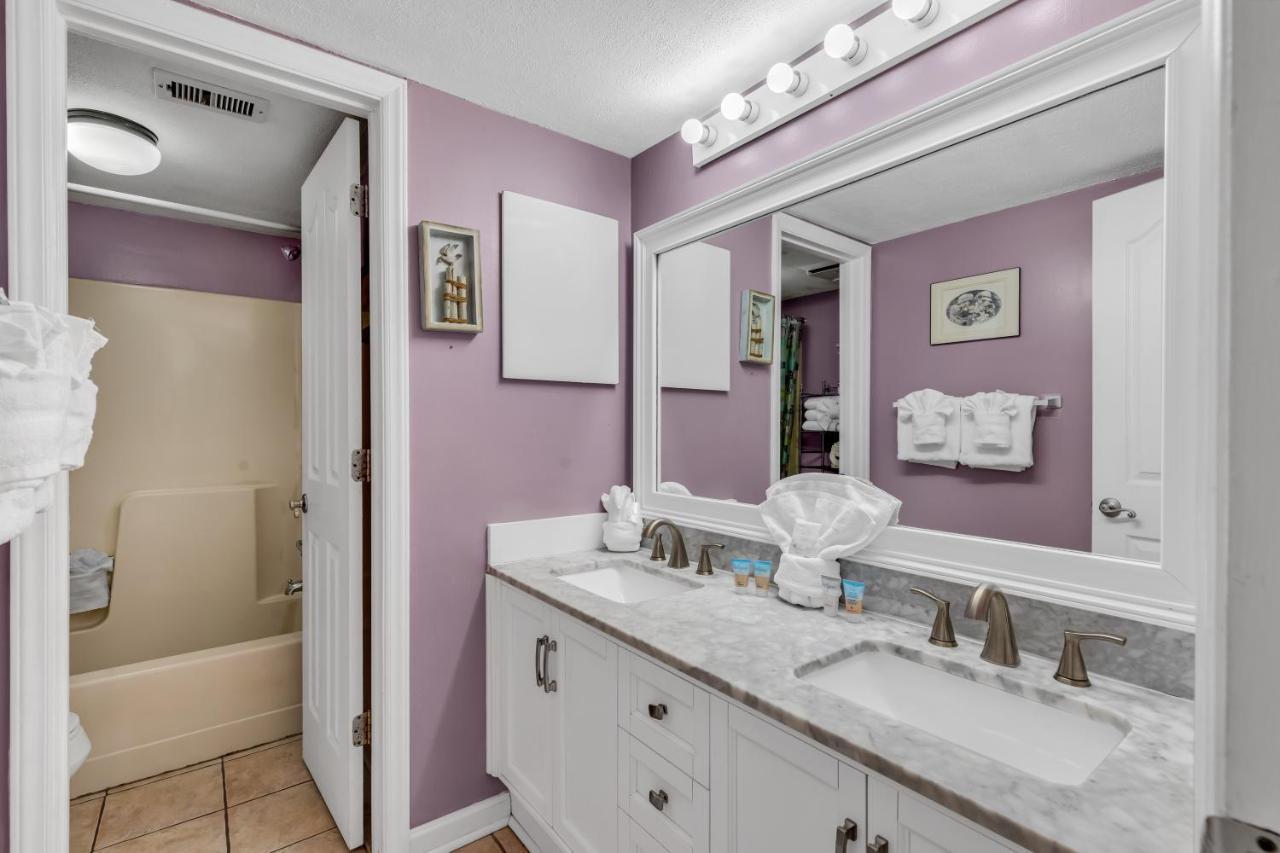Hosteeva Oceanview Meridian Plaza Apartment *