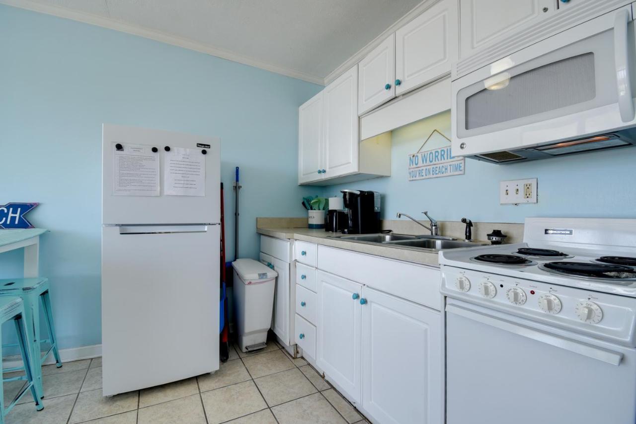 Oceanfront With Shared Deck And Access! *
