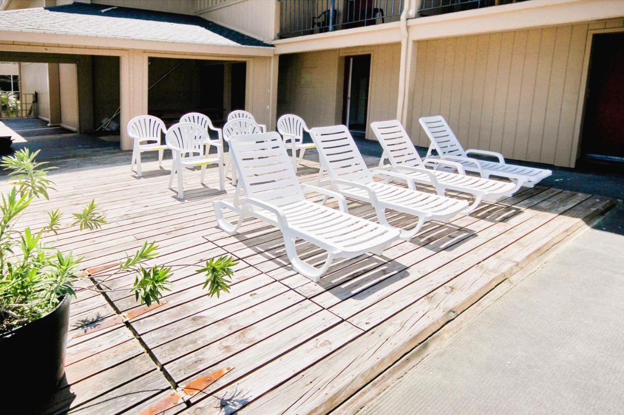 South Seas Ocean Front Hotel 2*