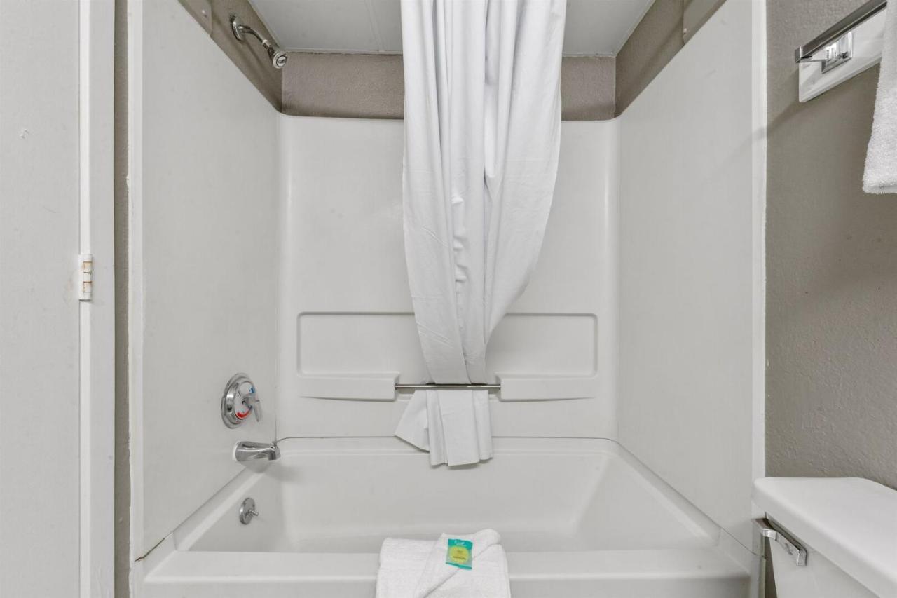 Ocean View Double Queen Suite! Perfect For 4 Guests! Sea Mist 51112 Holiday home