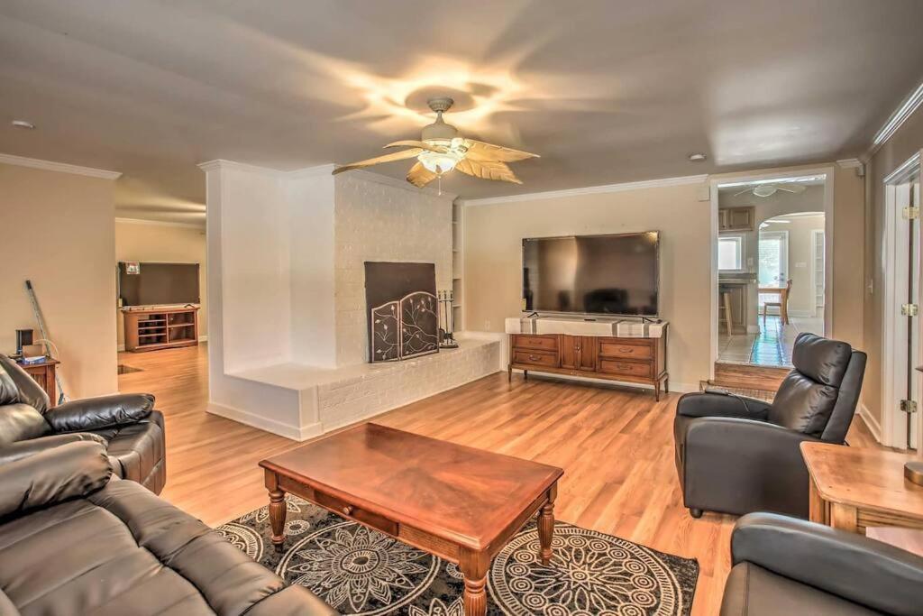 Holiday home Ocean View Villa: Chic Retreat With Private Pool And Rooftop Deck *