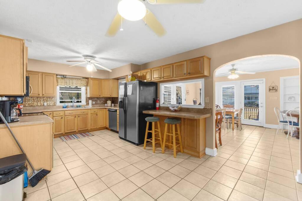 Holiday home Ocean View Villa: Chic Retreat With Private Pool And Rooftop Deck Myrtle Beach
