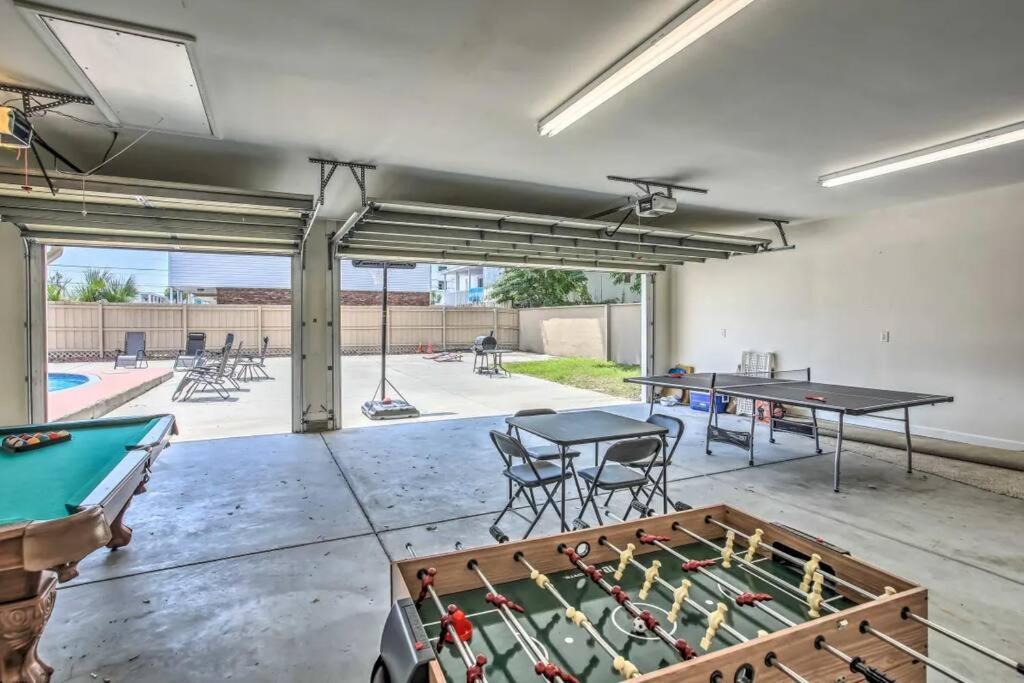 Ocean View Villa: Chic Retreat With Private Pool And Rooftop Deck Holiday home Myrtle Beach